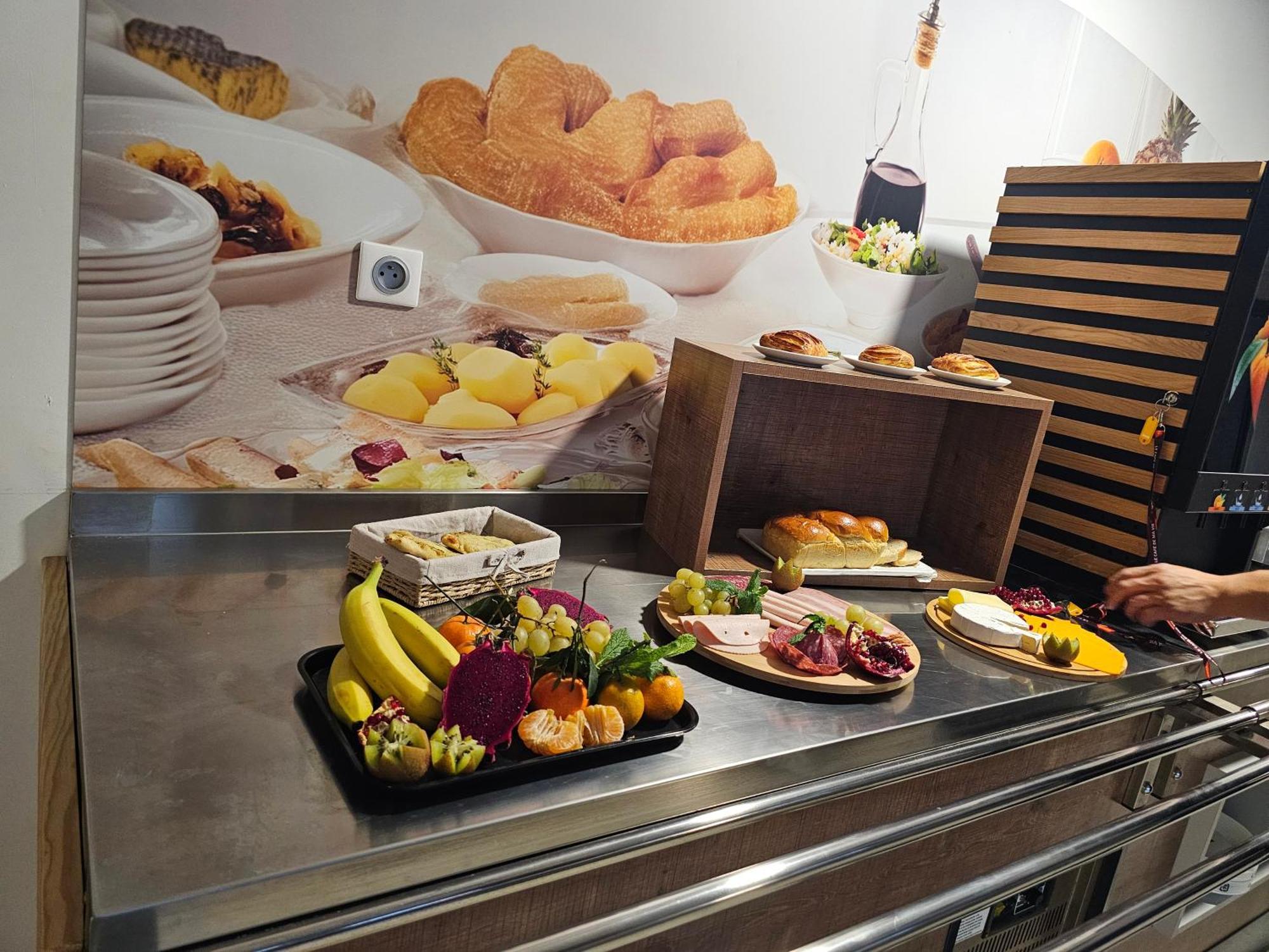 Val Hotel Montbeliard Sud Valentigney Εξωτερικό φωτογραφία