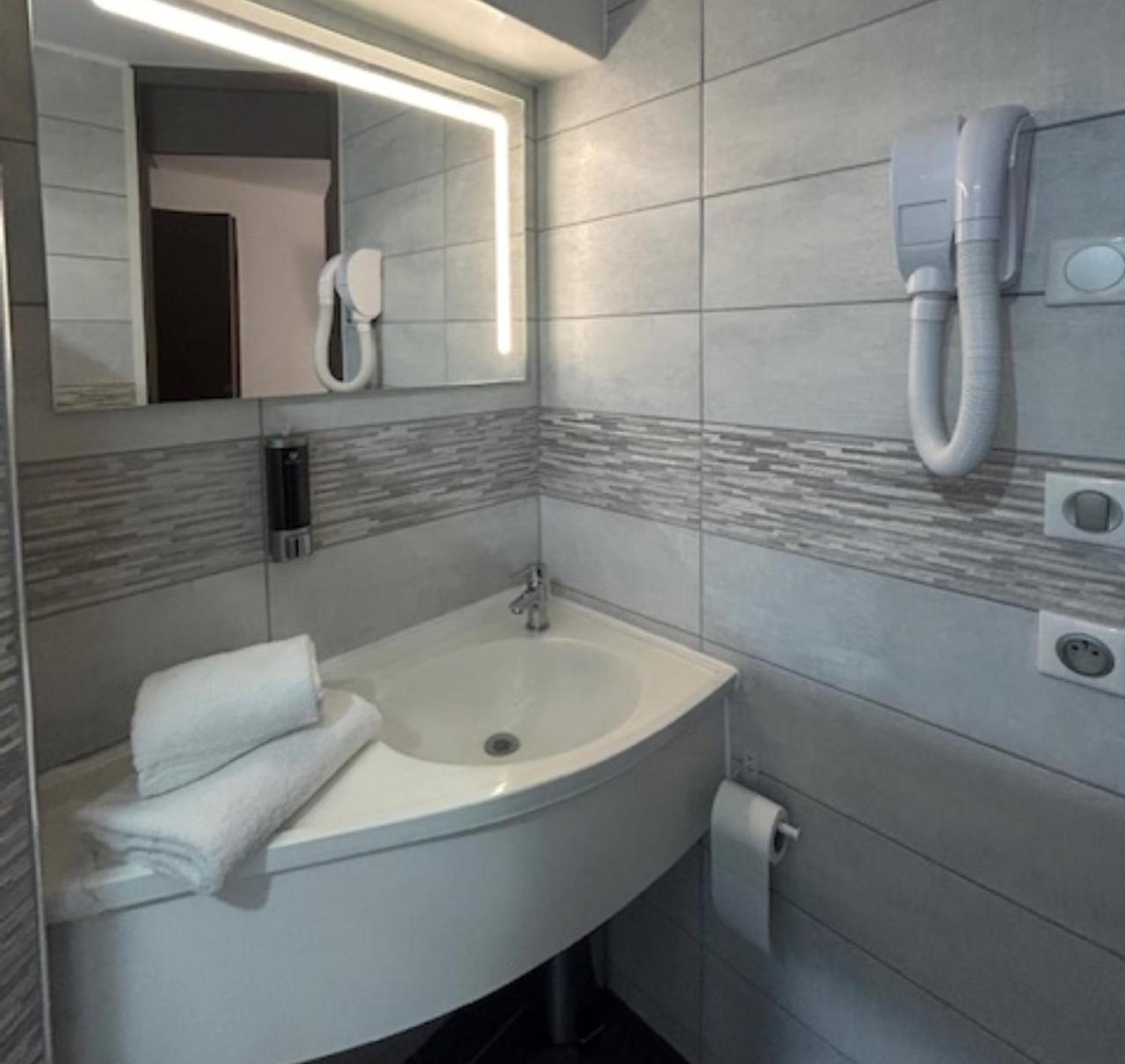 Val Hotel Montbeliard Sud Valentigney Εξωτερικό φωτογραφία