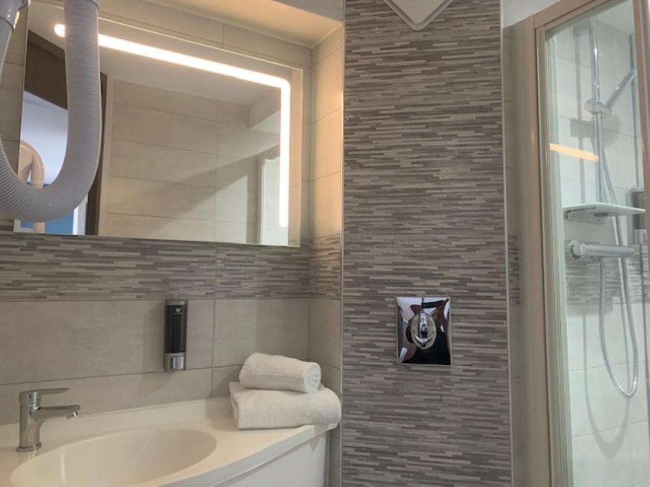Val Hotel Montbeliard Sud Valentigney Εξωτερικό φωτογραφία